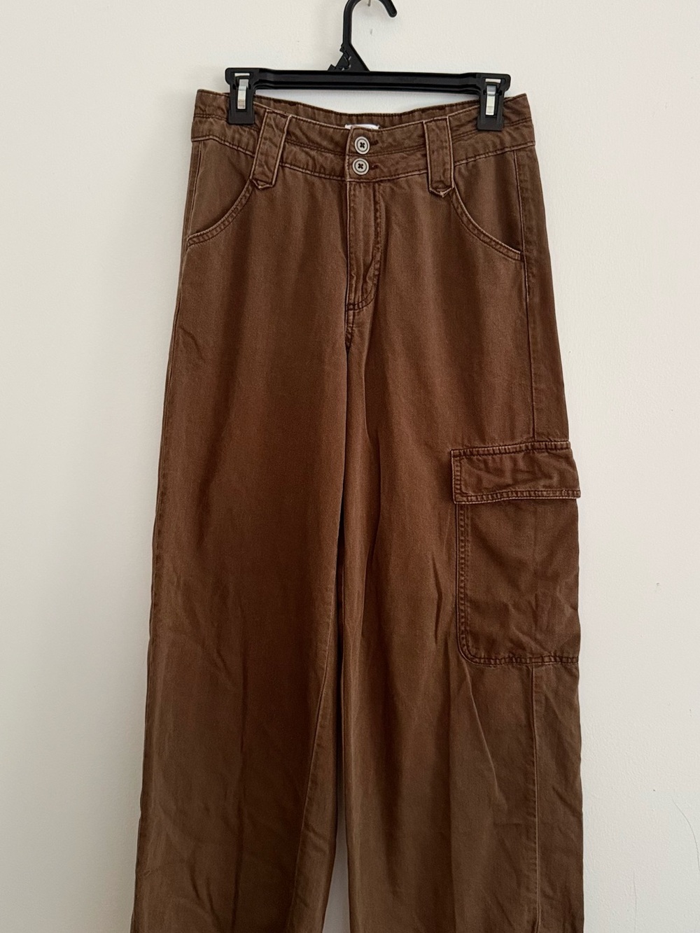 Time and Tru Brown Wide-Leg Cargo Pants